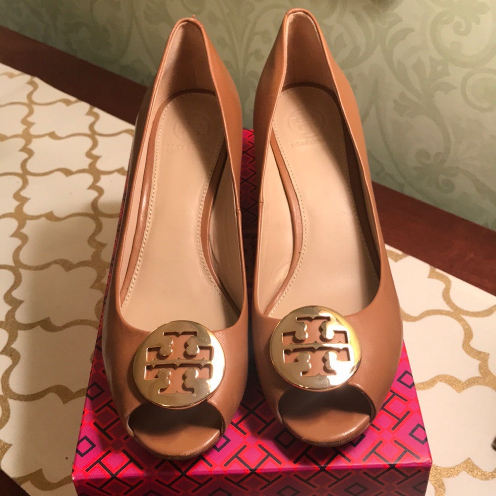 Tory Burch Royal Tan Kara Wedges